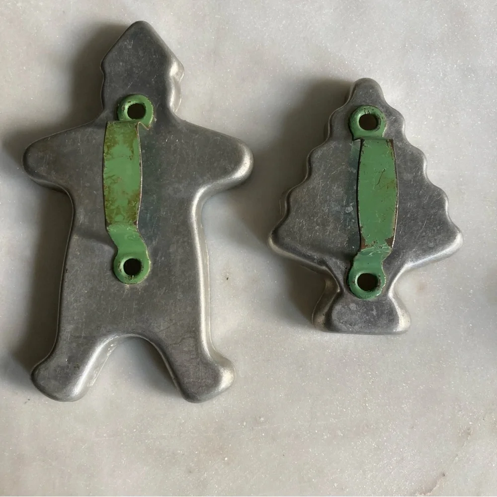 Vintage Holiday Cookiw Cutters